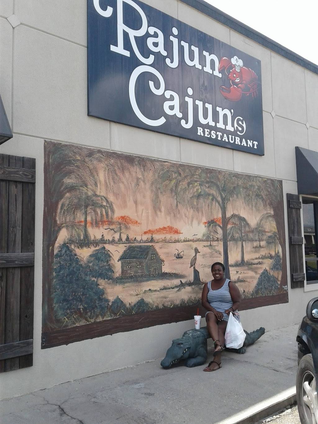 Rajun Cajun | restaurant | 916-924 MS-13, Columbia, MS 39429, USA | 6014449009 OR +1 601-444-9009