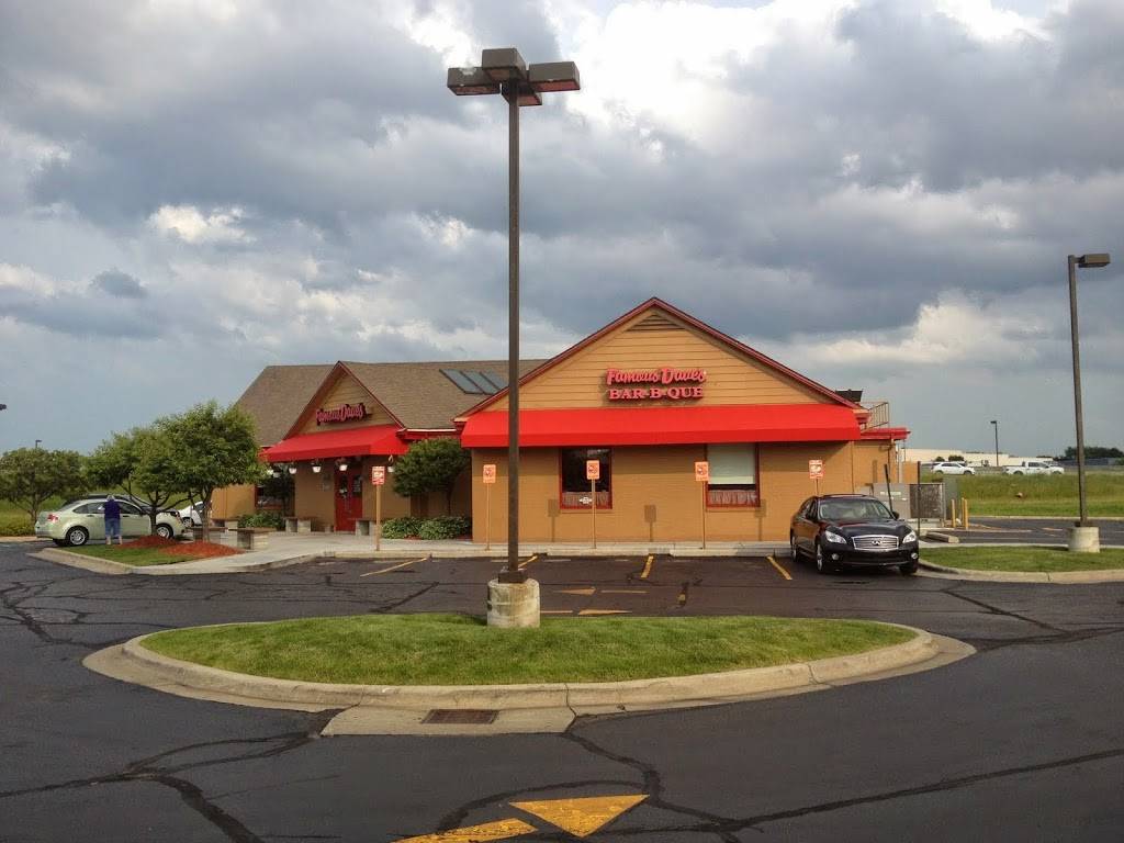 Famous Daves Bar-B-Que | restaurant | 20300 13 Mile Rd, Roseville, MI 48066, USA | 5862932900 OR +1 586-293-2900