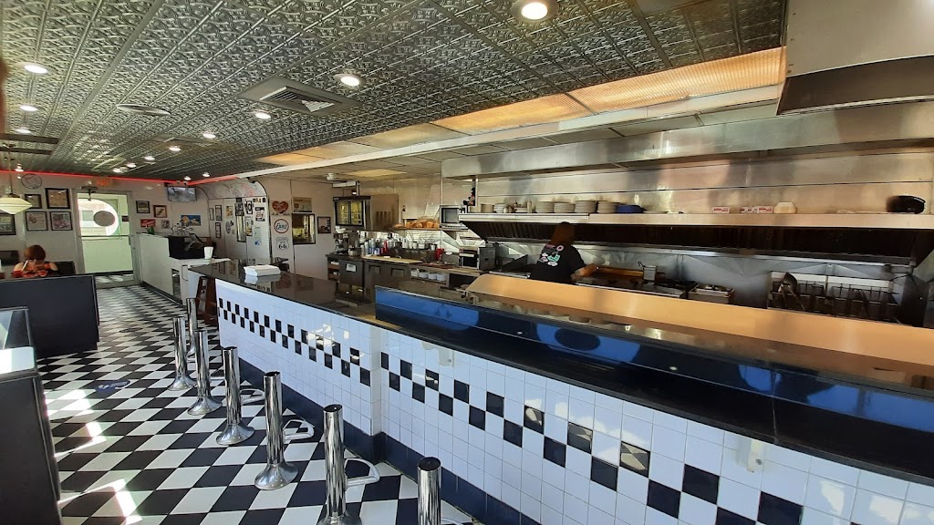 Pennys Diner | restaurant | 35450 Yermo Rd, Yermo, CA 92398, USA | 7602541148 OR +1 760-254-1148