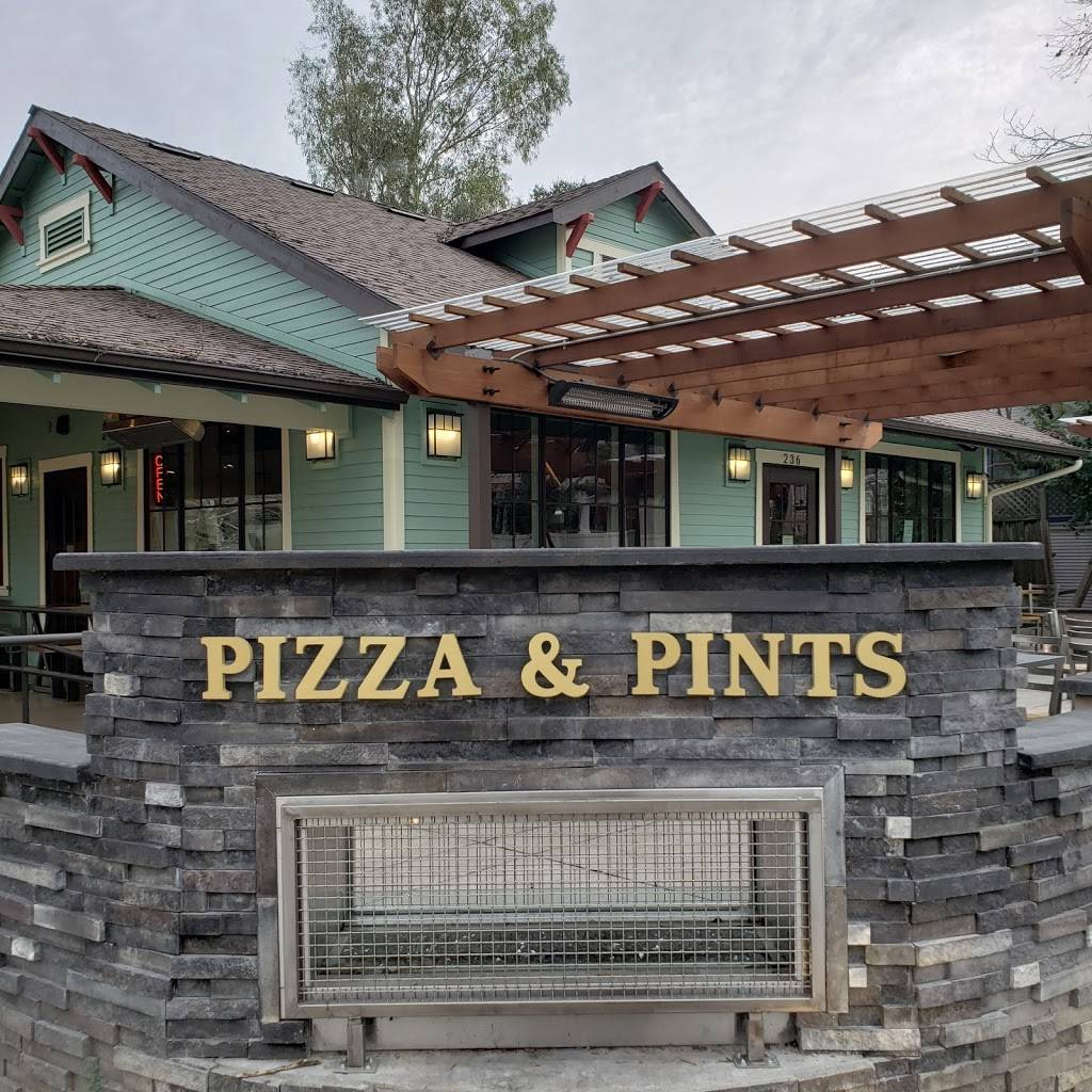 Pizza & Pints | restaurant | 236 B St, Davis, CA 95616, USA | 5302313499 OR +1 530-231-3499