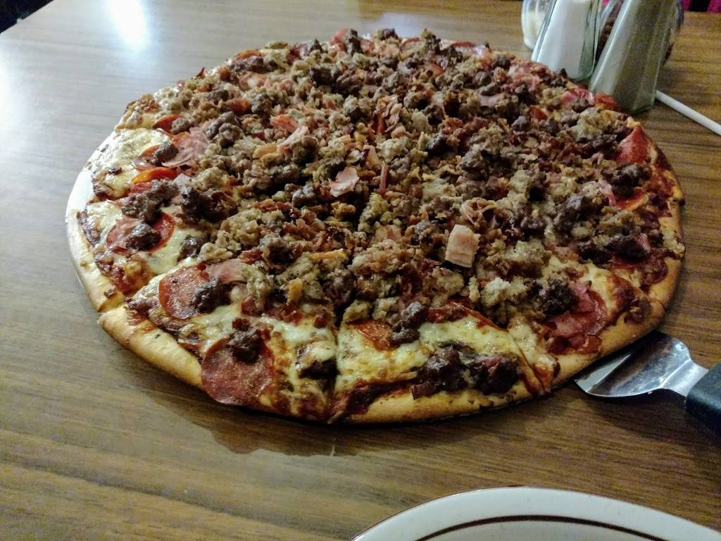 Chuck Wagon Pizza | meal delivery | 971 N Lakeshore Dr, Ludington, MI 49431, USA | 2318432852 OR +1 231-843-2852