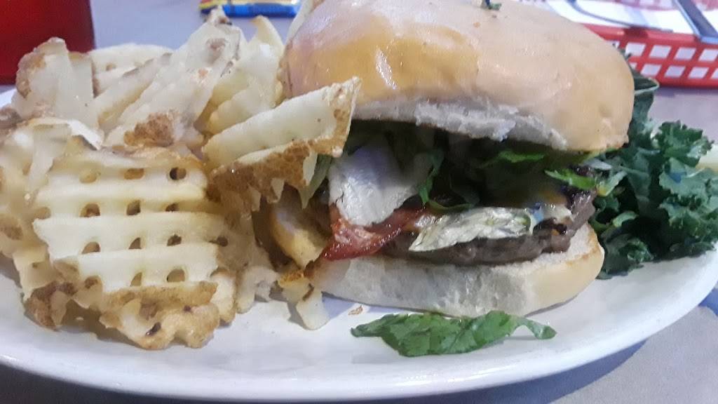 Pluckers Wing Bar | restaurant | 9229 Rain Lily Trail, Fort Worth, TX 76177, USA | 8177502473 OR +1 817-750-2473