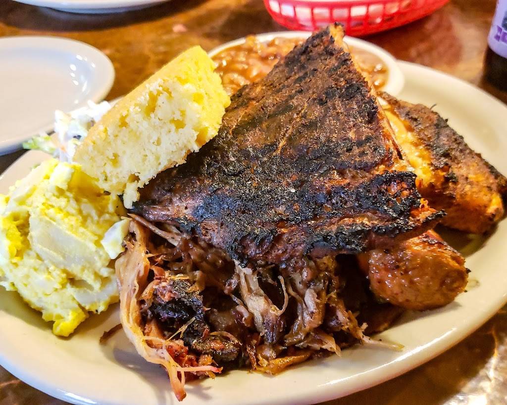 Mainely Meat BBQ on Dreamwood Hill | restaurant | 369 ME-3, Bar Harbor, ME 04609, USA | 2072881100 OR +1 207-288-1100