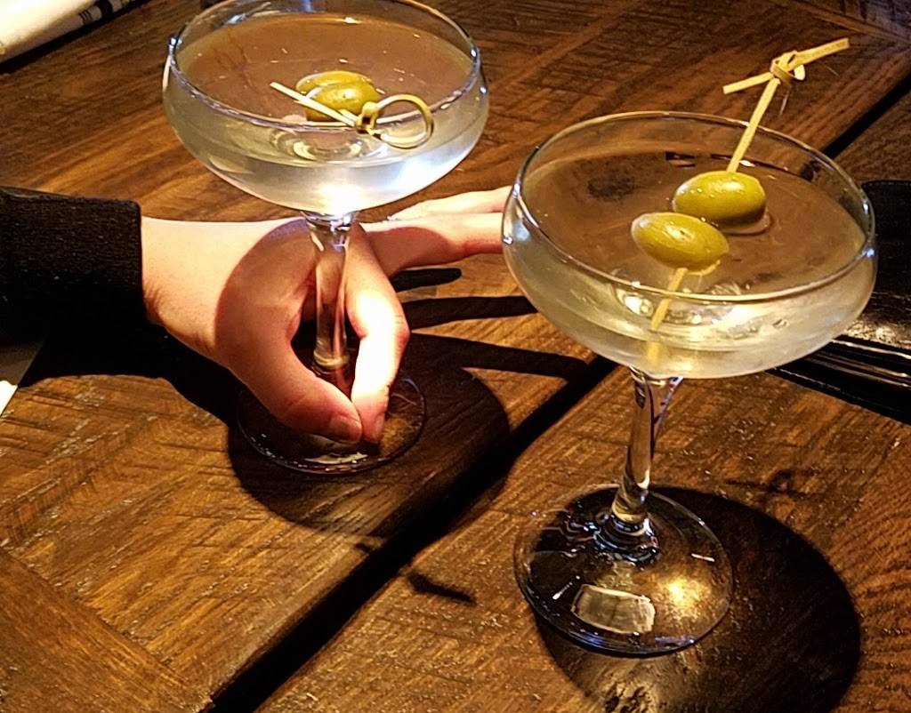 Ollie & Hobbes Craft Kitchen | restaurant | 310 E Gold Coast Rd #101, Papillion, NE 68046, USA | 4028843338 OR +1 402-884-3338