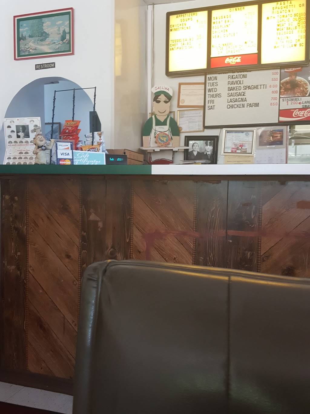 Gallina Pizza | restaurant | 505 N 7th St, Riverton, IL 62561, USA | 2176298743 OR +1 217-629-8743