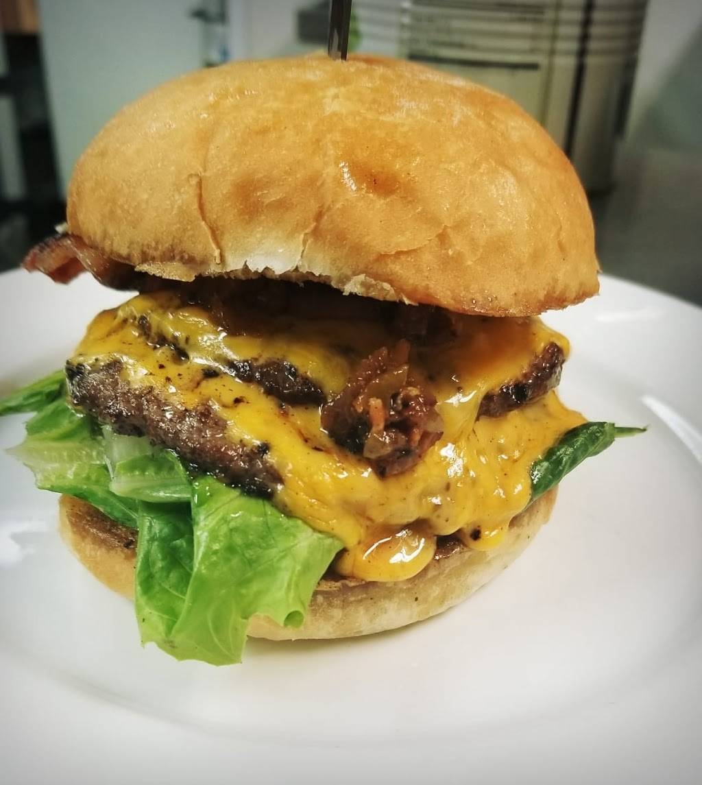 The Lyons Den Restaurant & Taphouse | restaurant | 160 E Main St, Lyons, CO 80540, USA | 3038232322 OR +1 303-823-2322