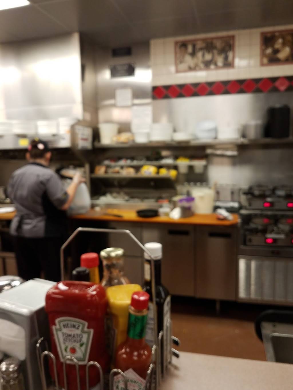 Waffle House | meal takeaway | 6011 Asheville Hwy, Hendersonville, NC 28791, USA | 8286844441 OR +1 828-684-4441