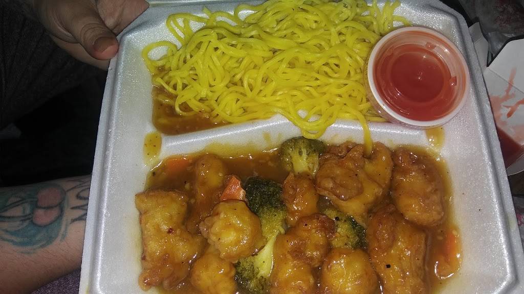 Tans Egg Roll King | restaurant | 620 Lincoln Way E, Massillon, OH 44646, USA | 3308337278 OR +1 330-833-7278