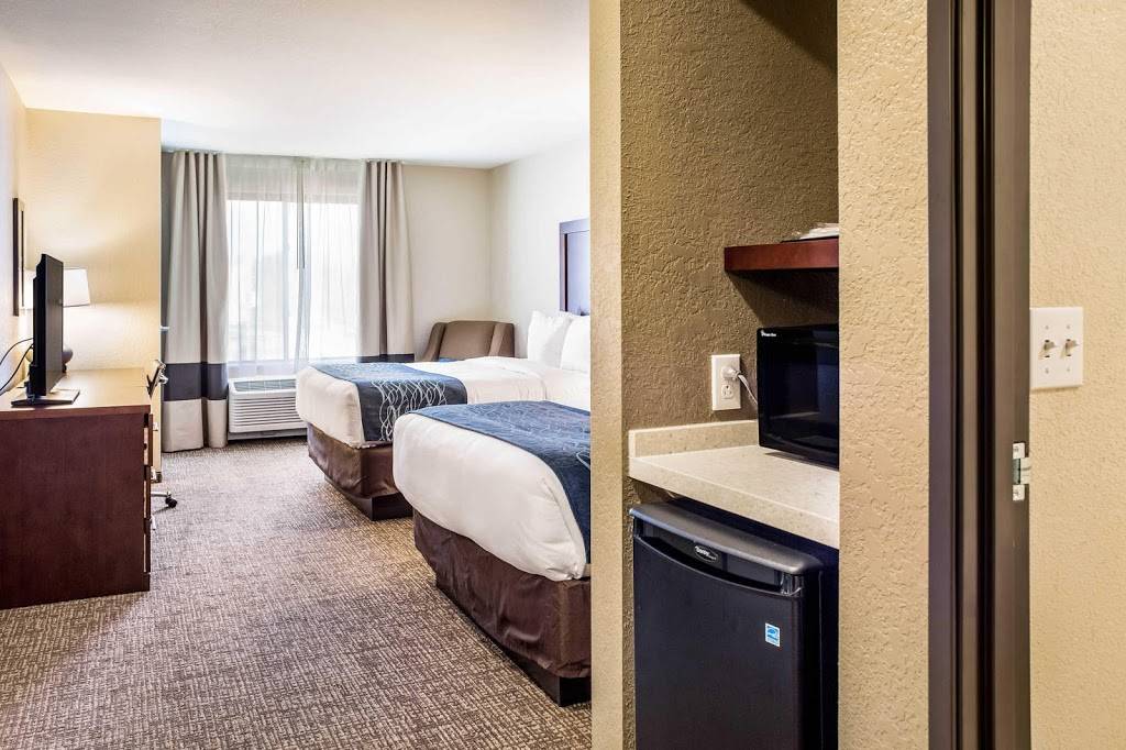 Comfort Inn & Suites | restaurant | 6115 Niagara Falls Blvd, Niagara Falls, NY 14304, USA | 7165242727 OR +1 716-524-2727