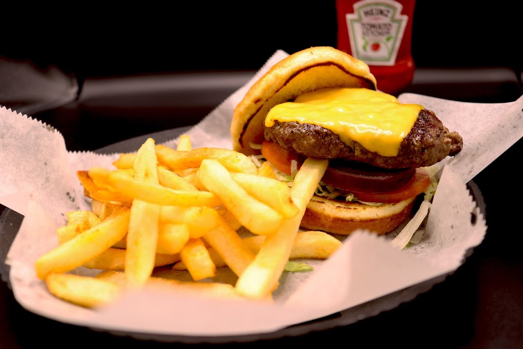 Rays Hideaway Restaurant & Bar | restaurant | 12041 Southern Blvd, Loxahatchee, FL 33470, USA | 5614692333 OR +1 561-469-2333