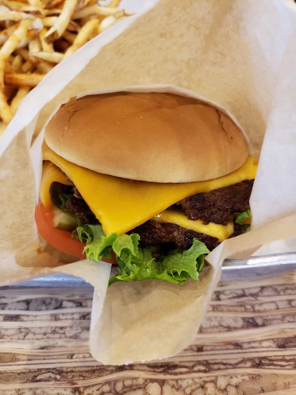 Elevation Burger | restaurant | RYE RIDGE SOUTH SHOPPING CENTER, 176 S Ridge St, Port Chester, NY 10573, USA | 9143056700 OR +1 914-305-6700