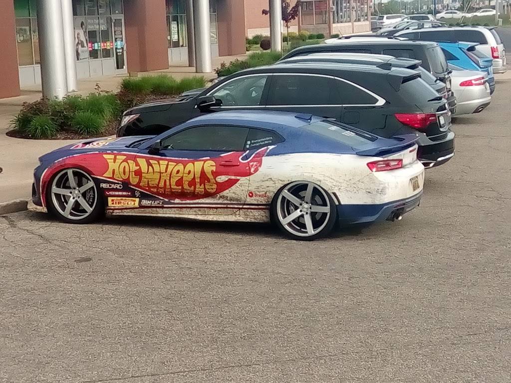 Buffalo Wild Wings | restaurant | 2899 W Shore Dr, Holland, MI 49424, USA | 6163999461 OR +1 616-399-9461