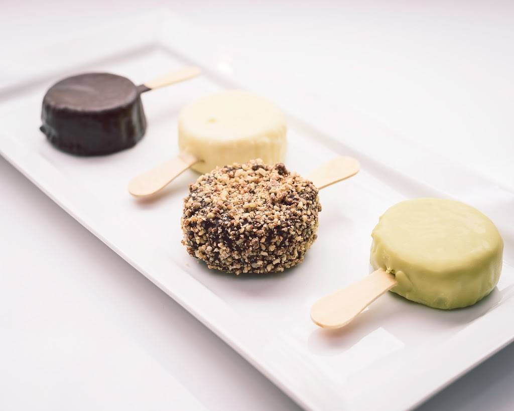 Caroles Cheesecake Counter | restaurant | 2470 Yonge St, Toronto, ON M4P 2H5, Canada | 6472810072 OR +1 647-281-0072