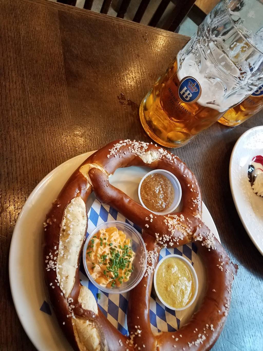 Hofbräuhaus Chicago | restaurant | 5500 Park Pl, Rosemont, IL 60018, USA | 8476712739 OR +1 847-671-2739