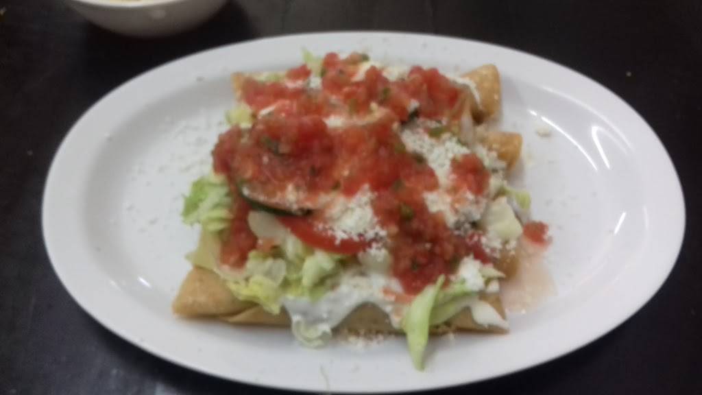 Rey del Pollo Suc. La Gloria | restaurant | Carretera Libre a Ensenada No. 180, Colonia La Joya, Tijuana, La Gloria, 22645 Baja California, B.C., Mexico | 016647003155 OR +52 664 700 3155