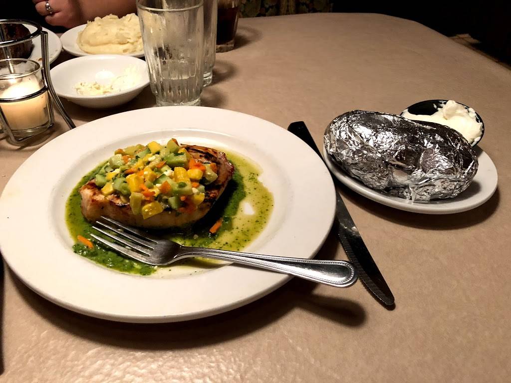 Sibley Gardens | restaurant | 916 W Jefferson Ave, Trenton, MI 48183, USA | 7342851707 OR +1 734-285-1707