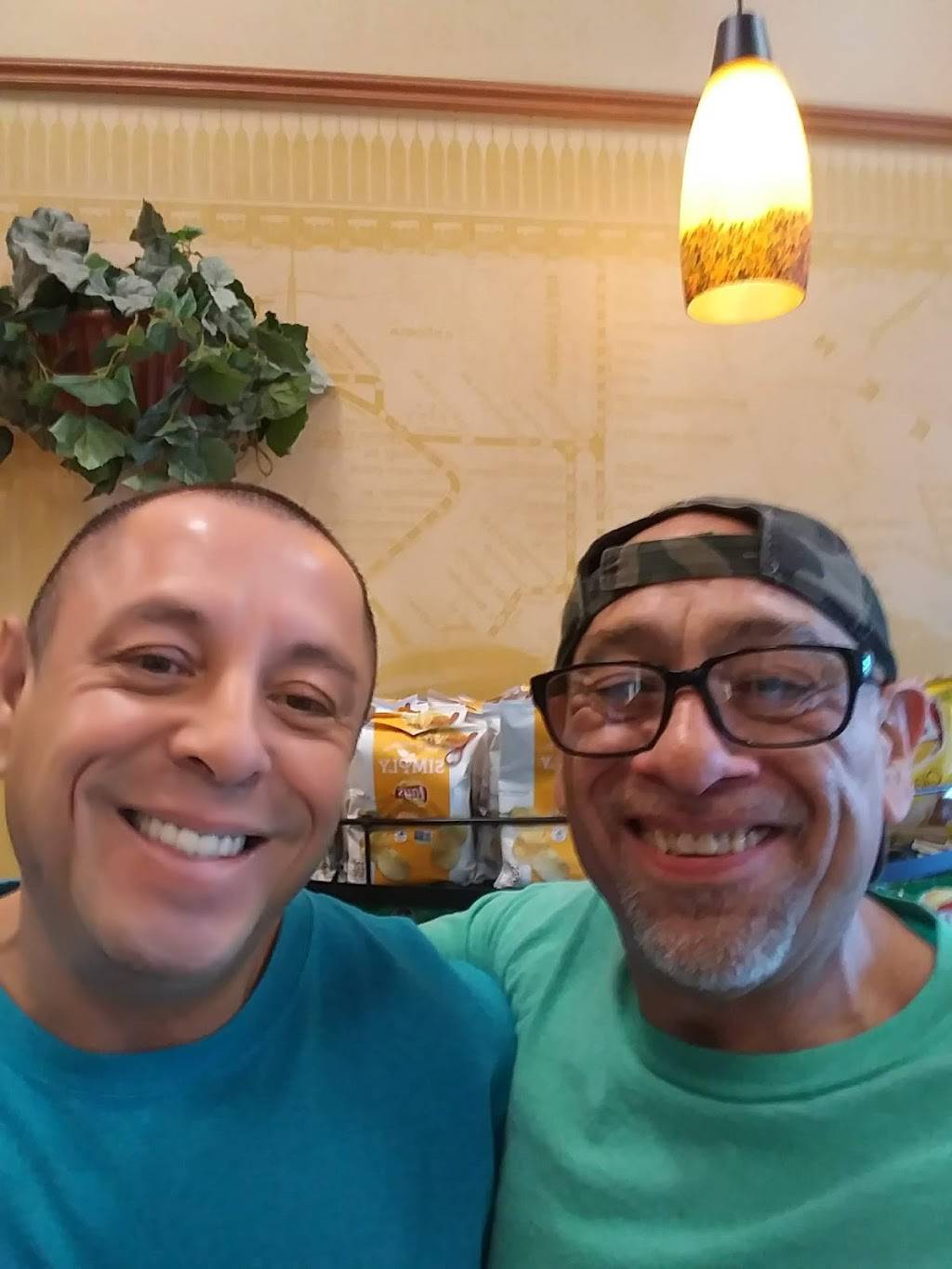 Subway Restaurants | restaurant | 4638 W Commerce St #101, San Antonio, TX 78237, USA | 2104322068 OR +1 210-432-2068