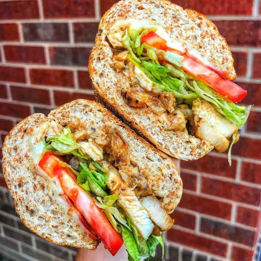 Picklemans Gourmet Cafe Clayton | meal delivery | 20 N Central Ave, Clayton, MO 63105, USA | 3148622224 OR +1 314-862-2224