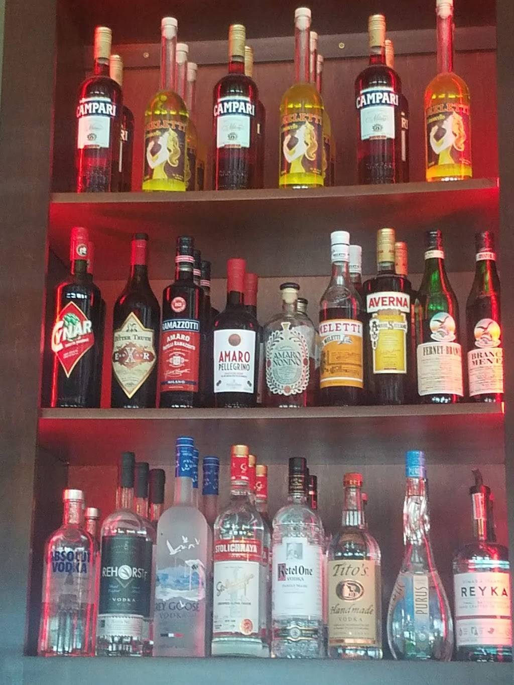 Santinos Little Italy | restaurant | 352 E Stewart St, Milwaukee, WI 53207, USA | 4148977367 OR +1 414-897-7367