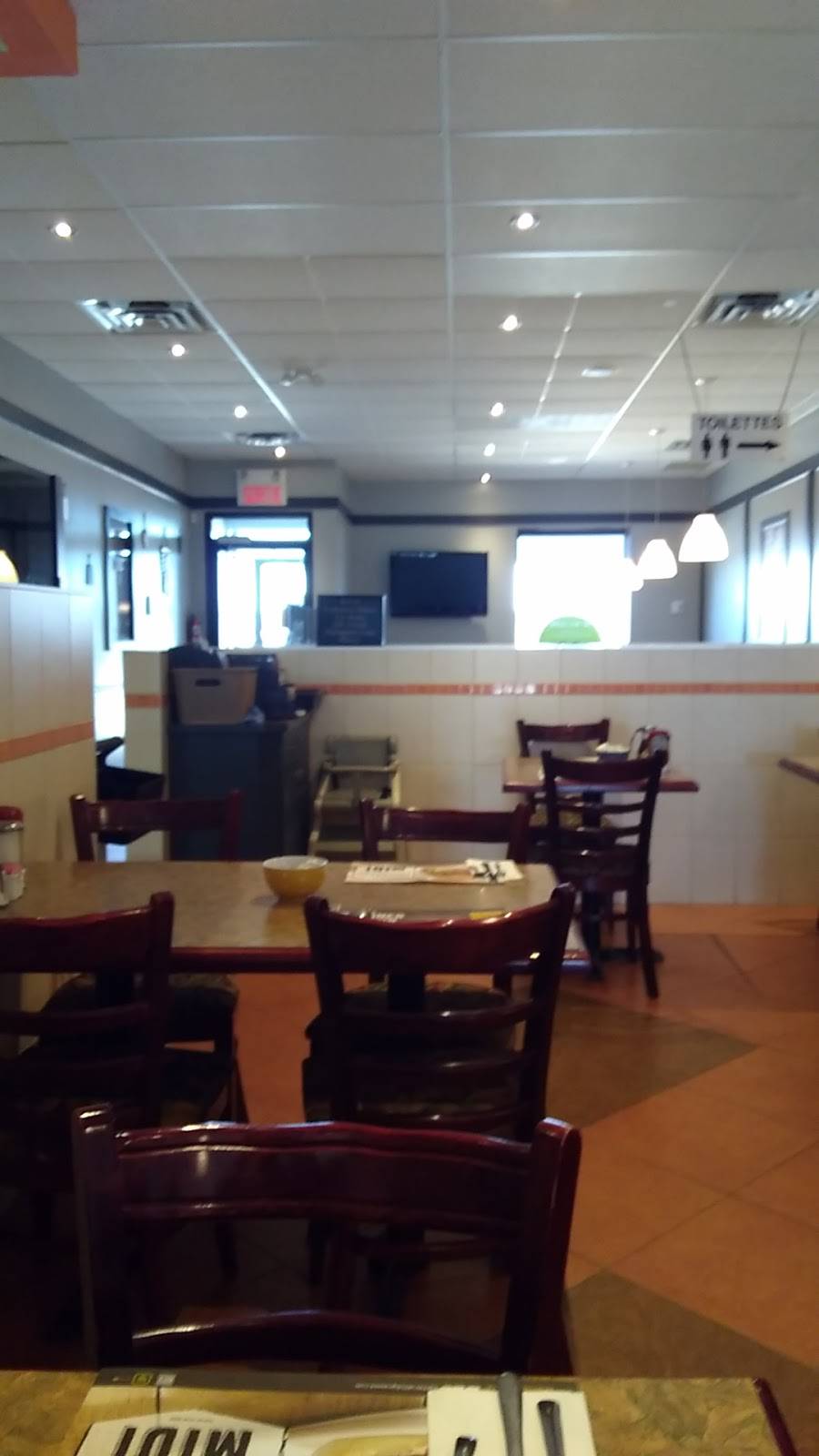Tutti Frutti déjeuner et diner | restaurant | 1096 Boulevard Moody, Terrebonne, QC J6W 3K9, Canada | 4509613333 OR +1 450-961-3333