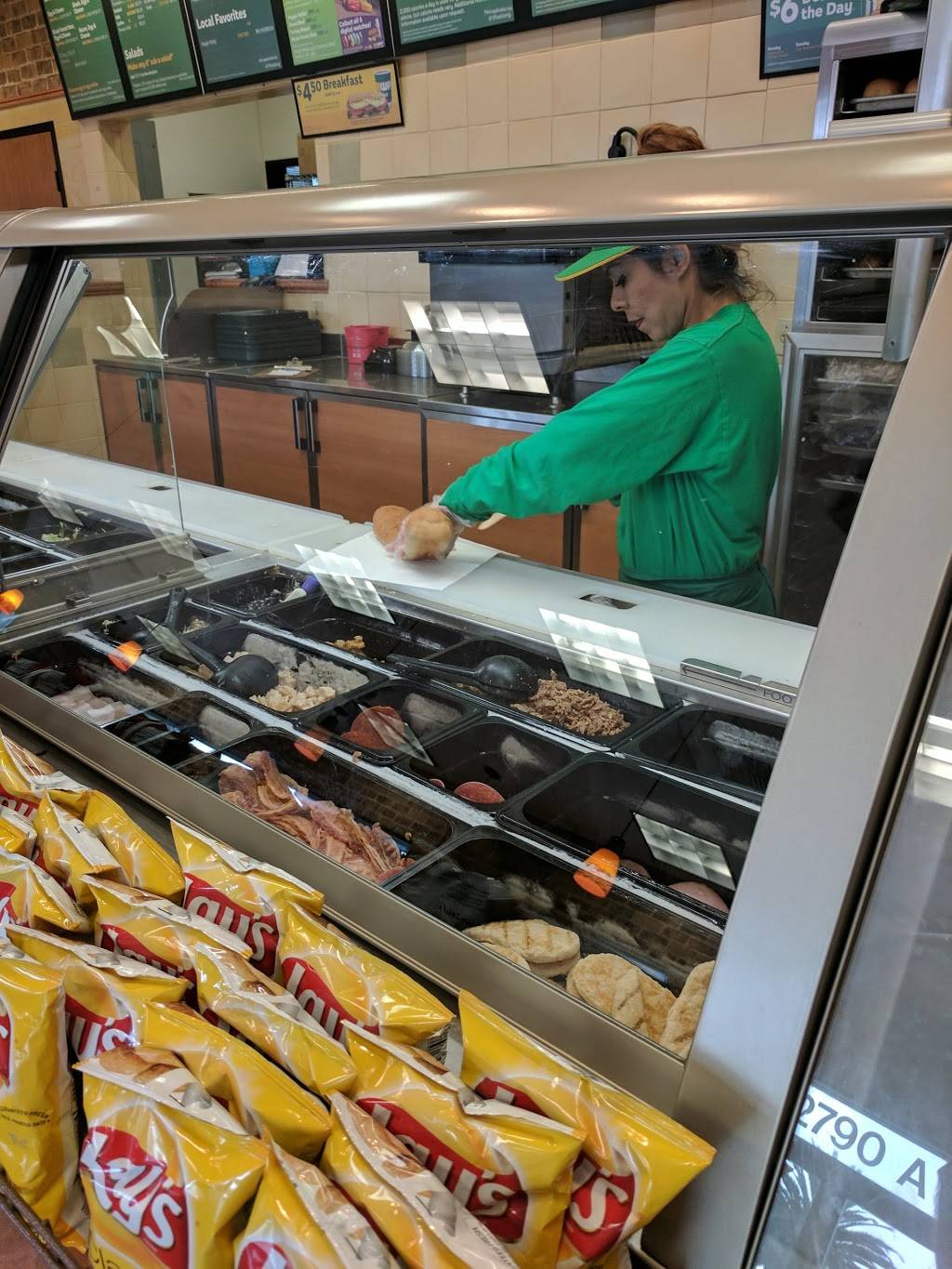 Subway | restaurant | 2790 East Thompson Boulevard Suite A Plaza, Ventura, CA 93003, USA | 8056520196 OR +1 805-652-0196