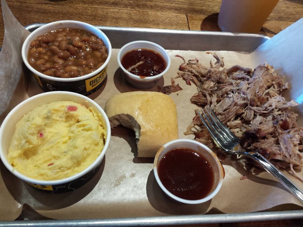 Dickeys Barbecue Pit | restaurant | 3716 Liberty St, Erie, PA 16508, USA | 8148684227 OR +1 814-868-4227
