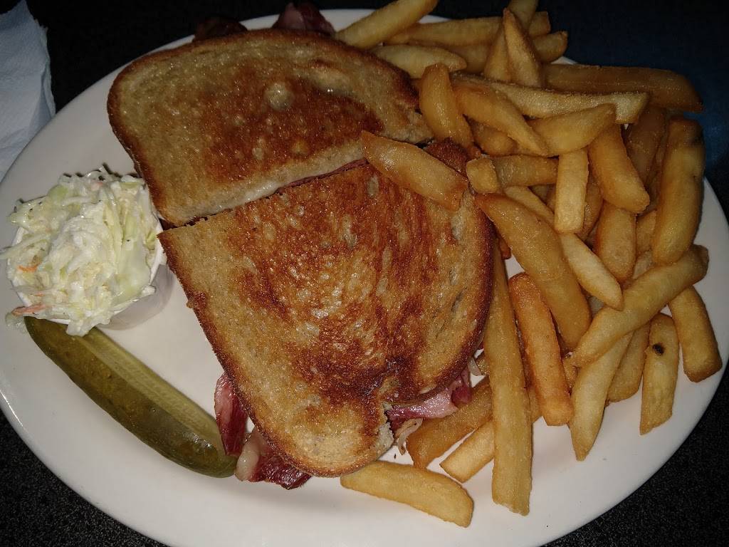 Skyline Diner | restaurant | 789 Dowd Ave, Elizabeth, NJ 07201, USA | 9083511773 OR +1 908-351-1773