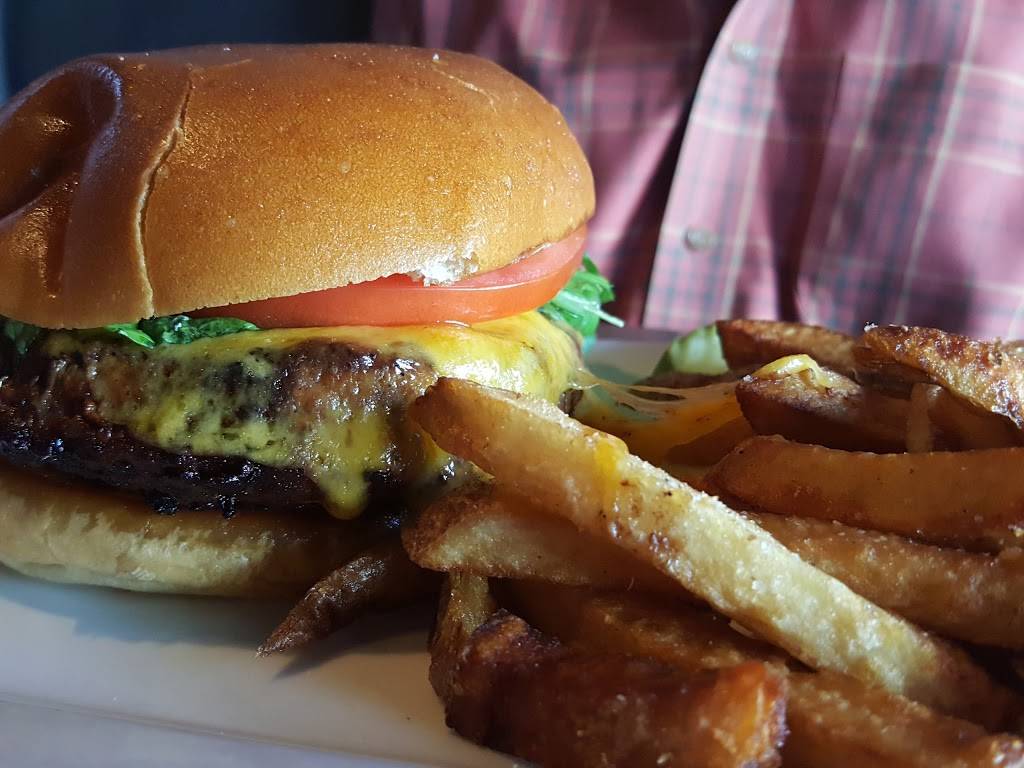 The Mariner | restaurant | 21 W Main St, Mystic, CT 06355, USA | 8605365200 OR +1 860-536-5200