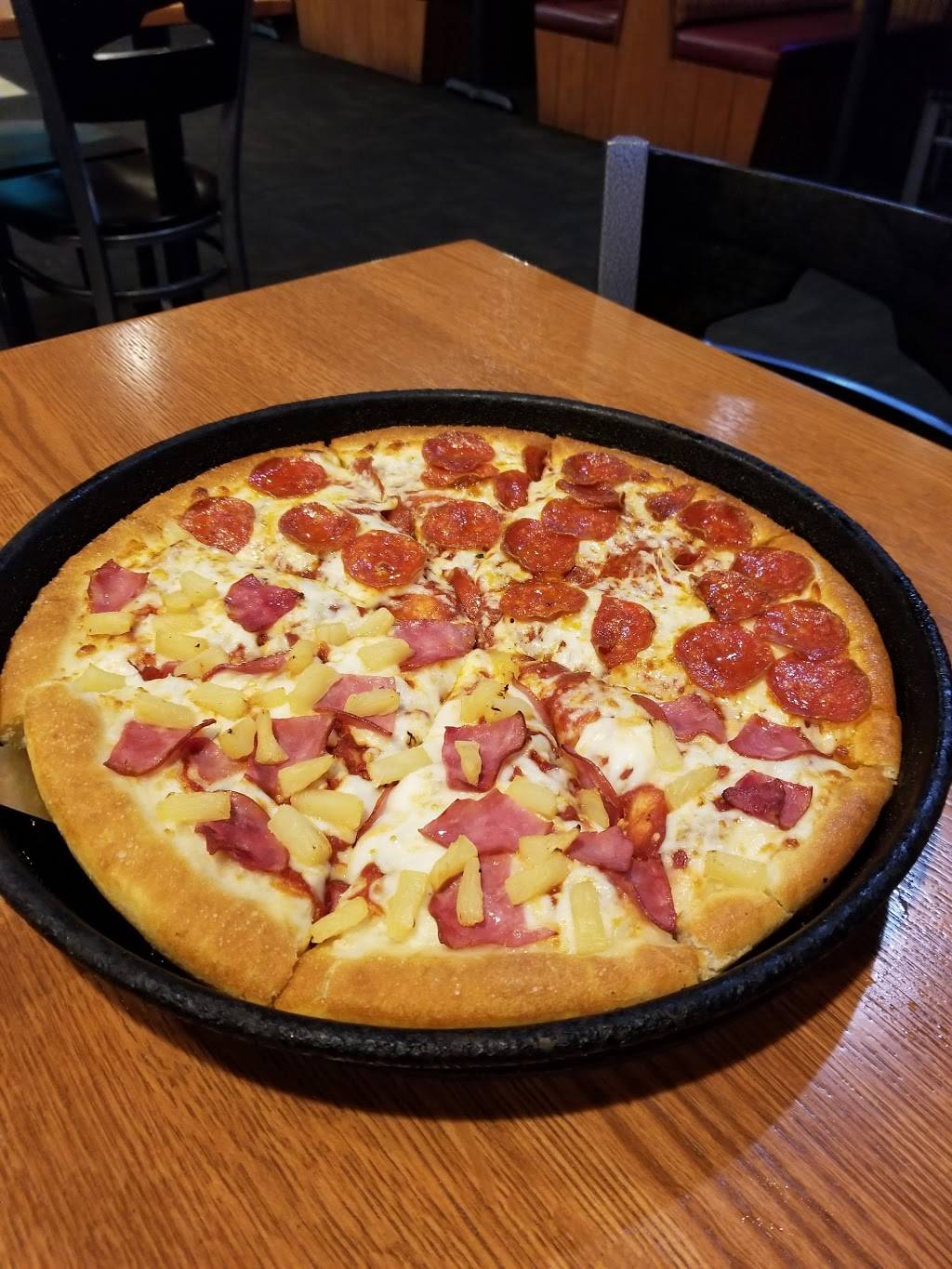 Pizza Hut | meal takeaway | 1540 E El Monte Way, Dinuba, CA 93618, USA | 5595916110 OR +1 559-591-6110