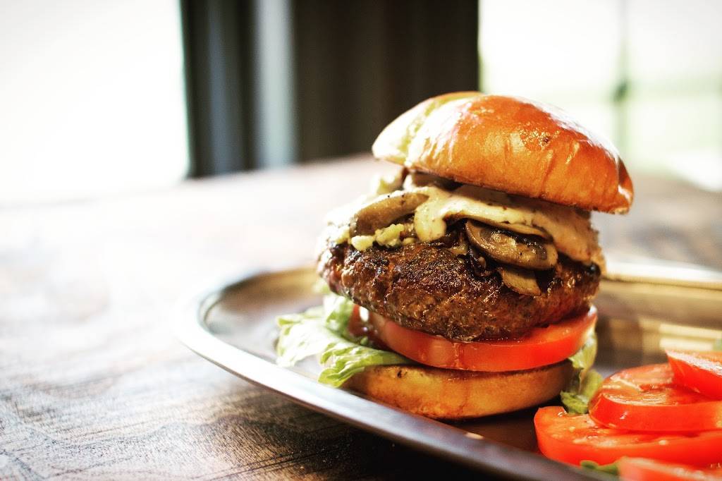 Soulshine Tavern & Kitchen | restaurant | 266 E Main St, New Albany, OH 43054, USA | 6144501298 OR +1 614-450-1298