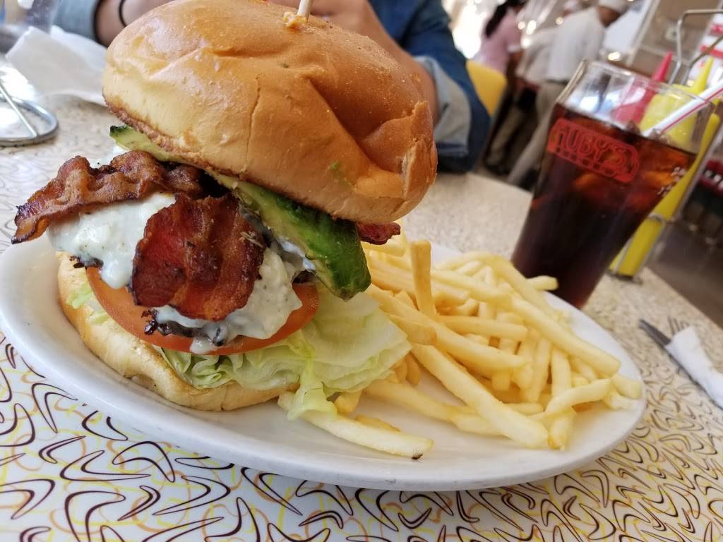 Rubys Diner | restaurant | 3500 Sports Arena Blvd, San Diego, CA 92110, USA | 6192244171 OR +1 619-224-4171