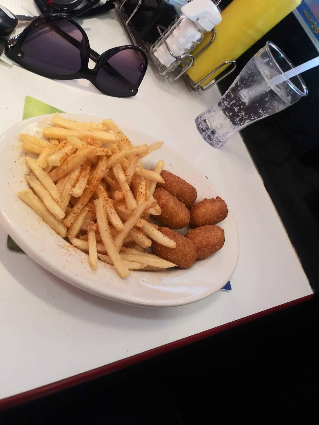 Steak n Shake | restaurant | 1250 W Walnut Avenue, Dalton, GA 30720, USA | 7062723300 OR +1 706-272-3300