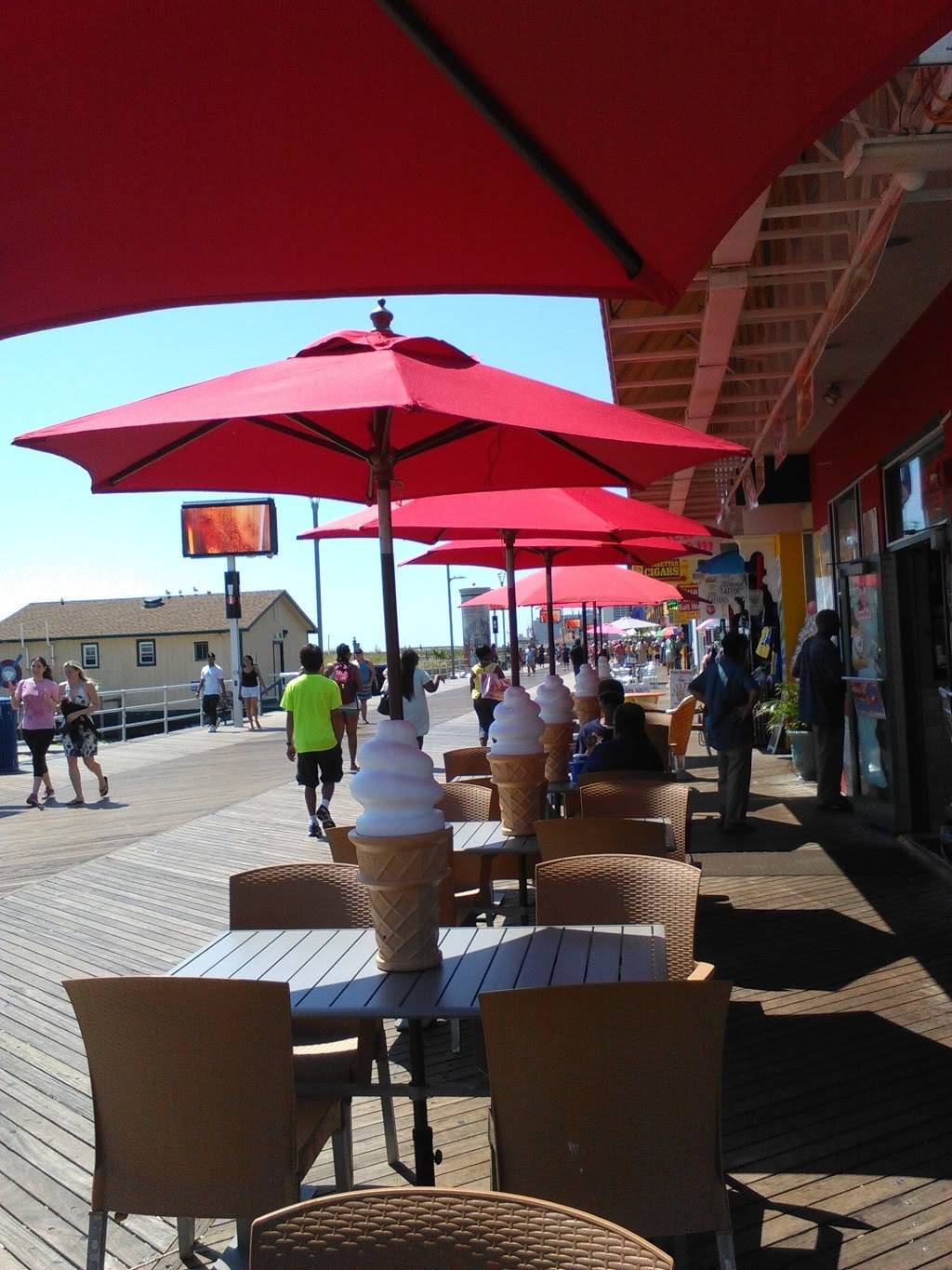 Molto Pizza | restaurant | 2529 Boardwalk, Atlantic City, NJ 08401, USA | 6094287280 OR +1 609-428-7280