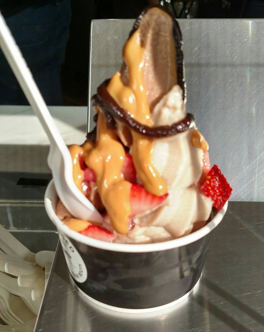 Pressed Juicery | restaurant | 189 The Grove Dr K4, Los Angeles, CA 90036, USA | 3235499811 OR +1 323-549-9811