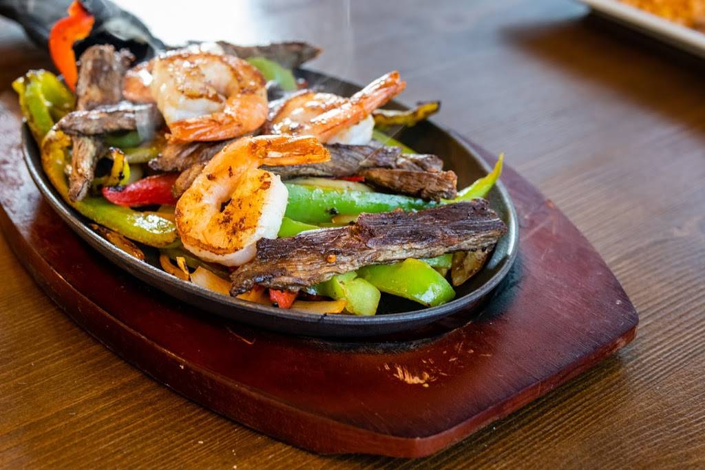 Rubens Mariscos and Mexican Grill | restaurant | 20779 Bear Valley Rd, Apple Valley, CA 92308, USA | 7602404111 OR +1 760-240-4111