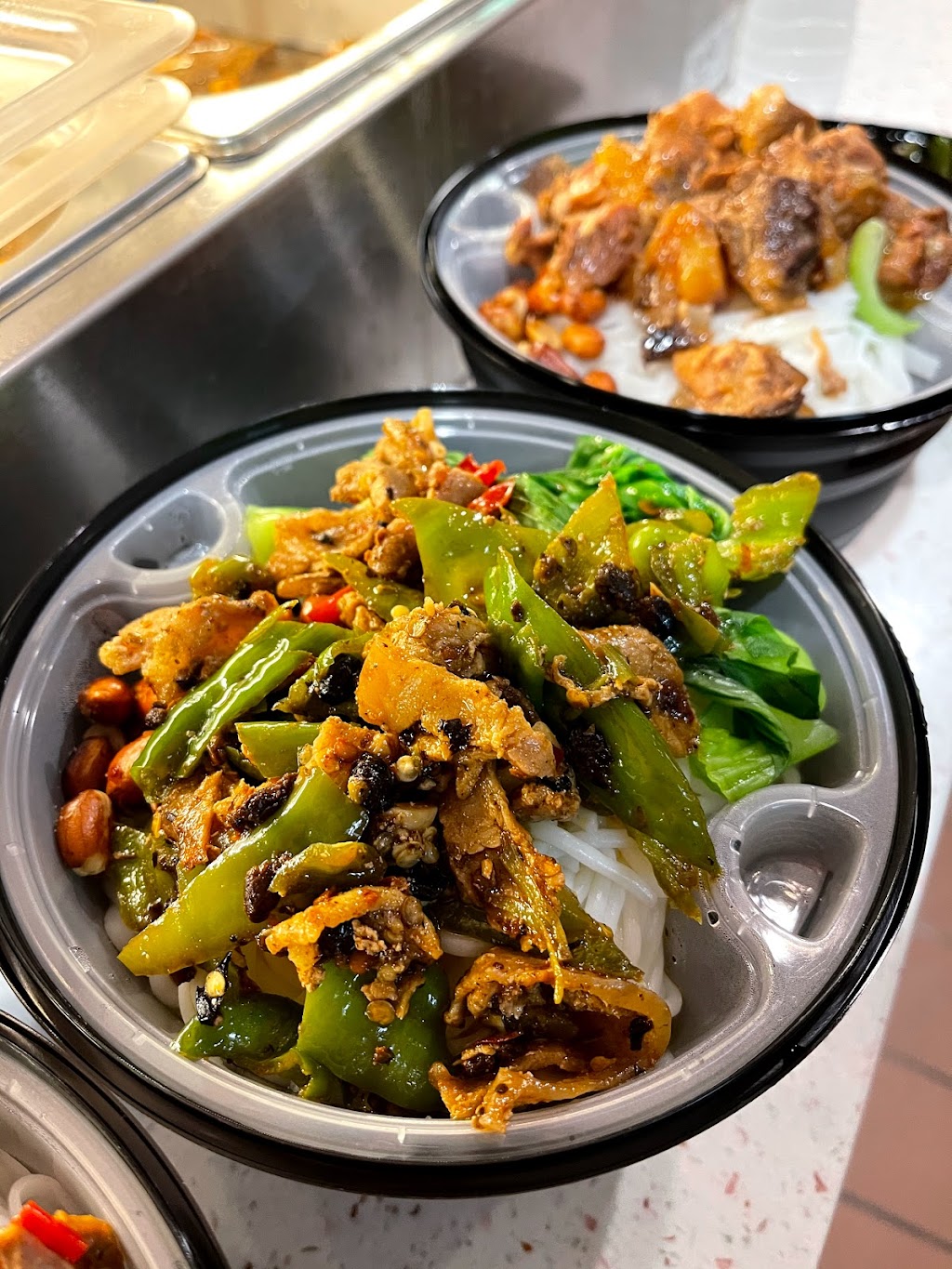 湖南嗦粉Hunan Noodle & 喵喵鸭 | restaurant | 3636 Prince St #102, Queens, NY 11354, USA | 9293914633 OR +1 929-391-4633