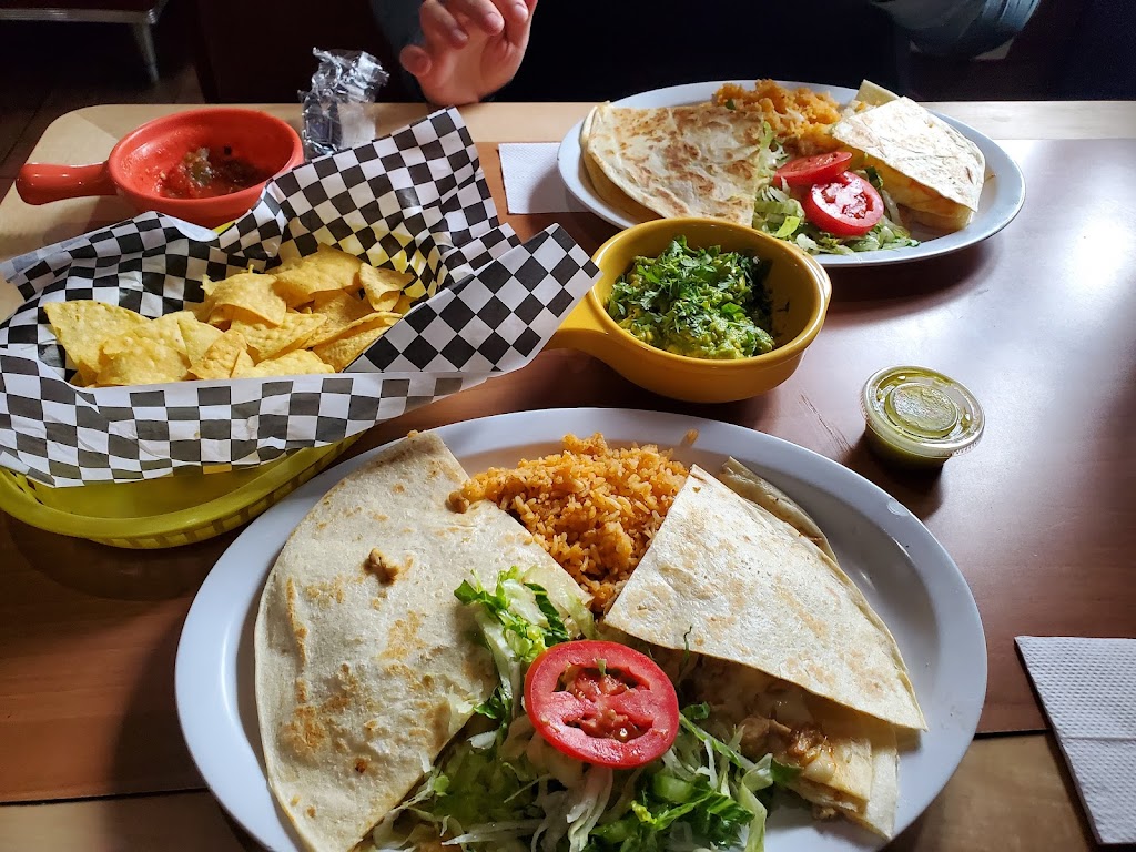 CHICOS | restaurant | 2306 U.S. Rt. 66, Santa Rosa, NM 88435, USA | 5754722181 OR +1 575-472-2181