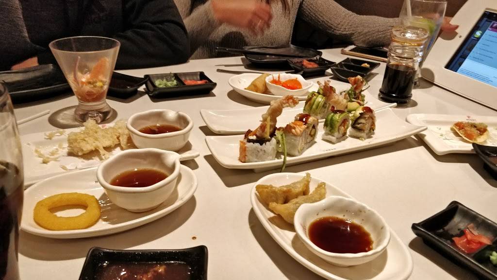 Heart Sushi | restaurant | 530 Oxford St W #11, London, ON N6H 1T6, Canada | 5196016868 OR +1 519-601-6868