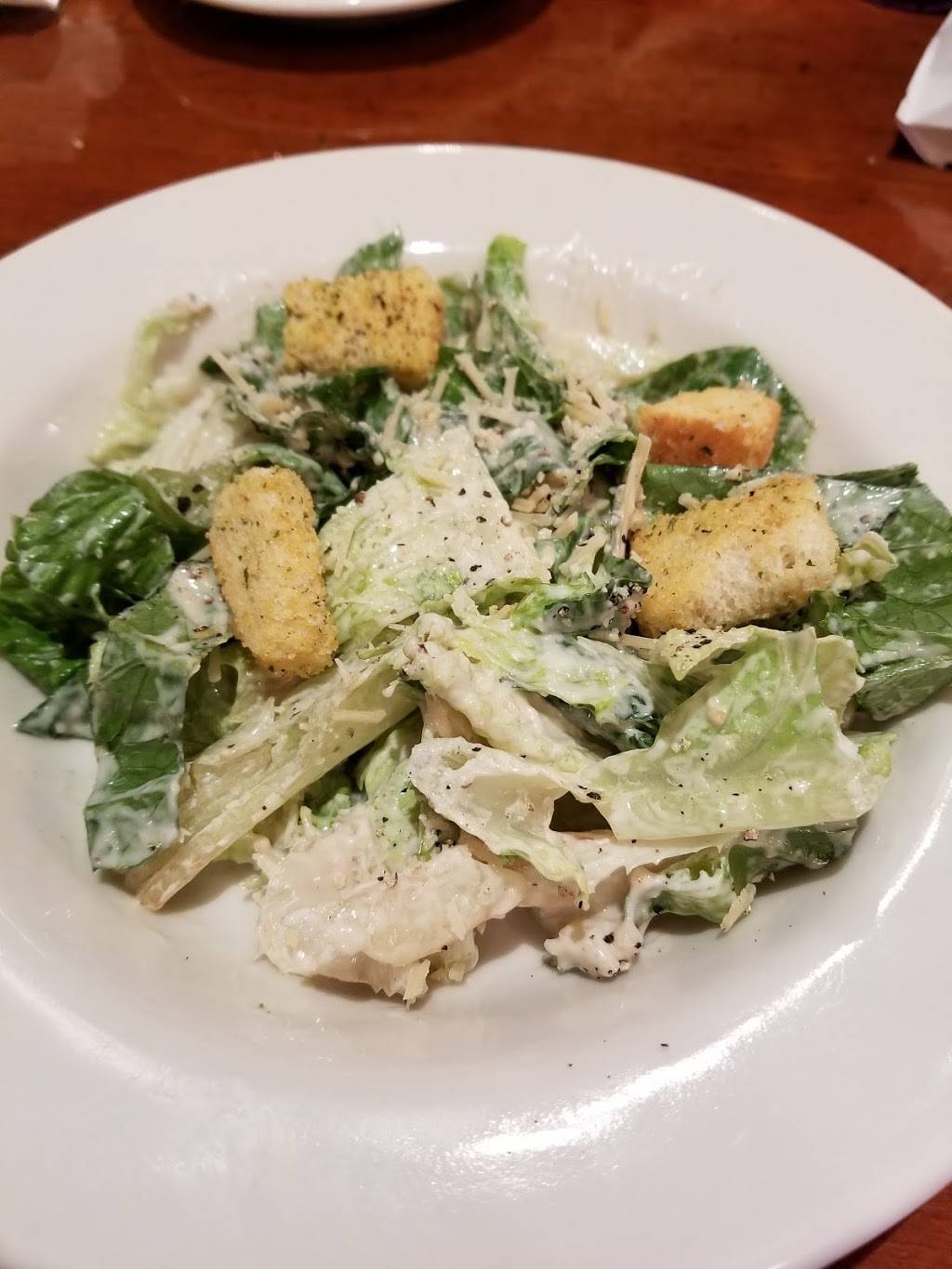 Johnny Carinos | restaurant | 870 Creekview Dr, Columbus, IN 47201, USA | 8123722266 OR +1 812-372-2266