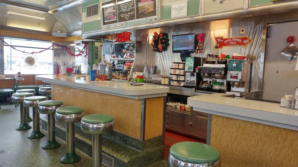 Persys Place | restaurant | 140 Newport Ave, Rumford, RI 02916, USA | 4014348899 OR +1 401-434-8899