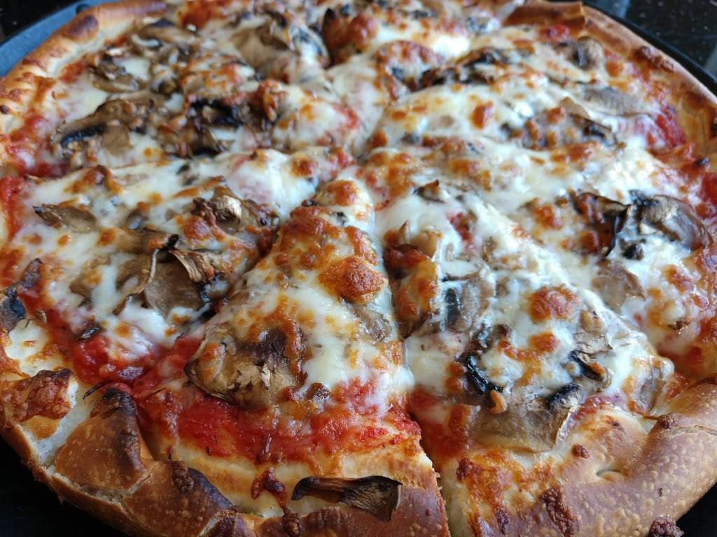 Antonias Pizzeria | restaurant | 193 Lower Main St, Freeport, ME 04032, USA | 2078656863 OR +1 207-865-6863