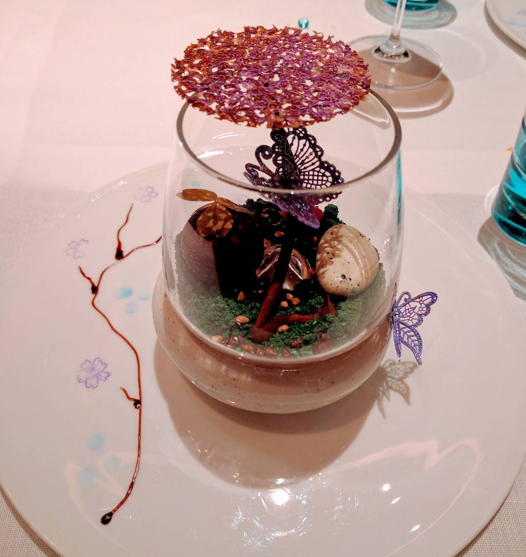 Joel Robuchon | restaurant | MGM Grand, 3799 S Las Vegas Blvd, Las Vegas, NV 89109, USA | 7028917925 OR +1 702-891-7925