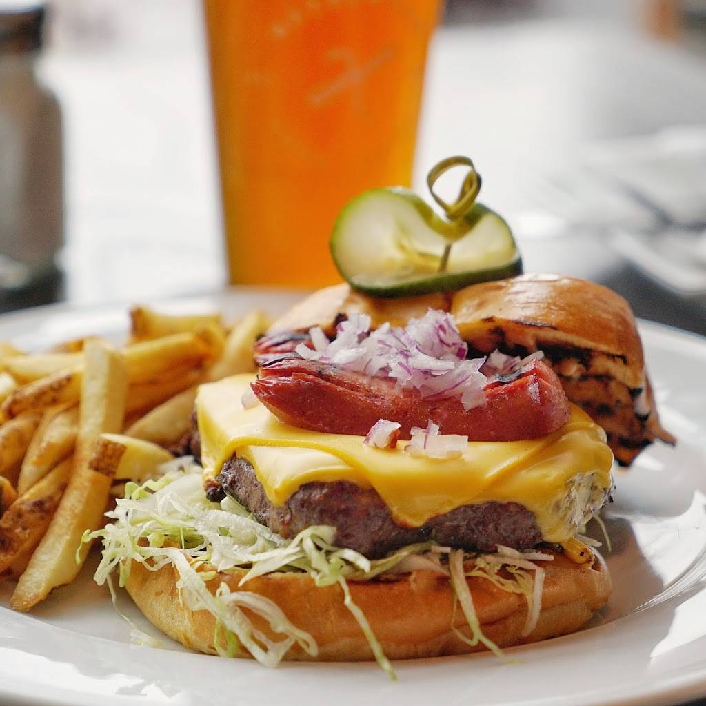 Hazelwood Food and Drink | restaurant | 8150 26th Ave S, Bloomington, MN 55425, USA | 9522224000 OR +1 952-222-4000