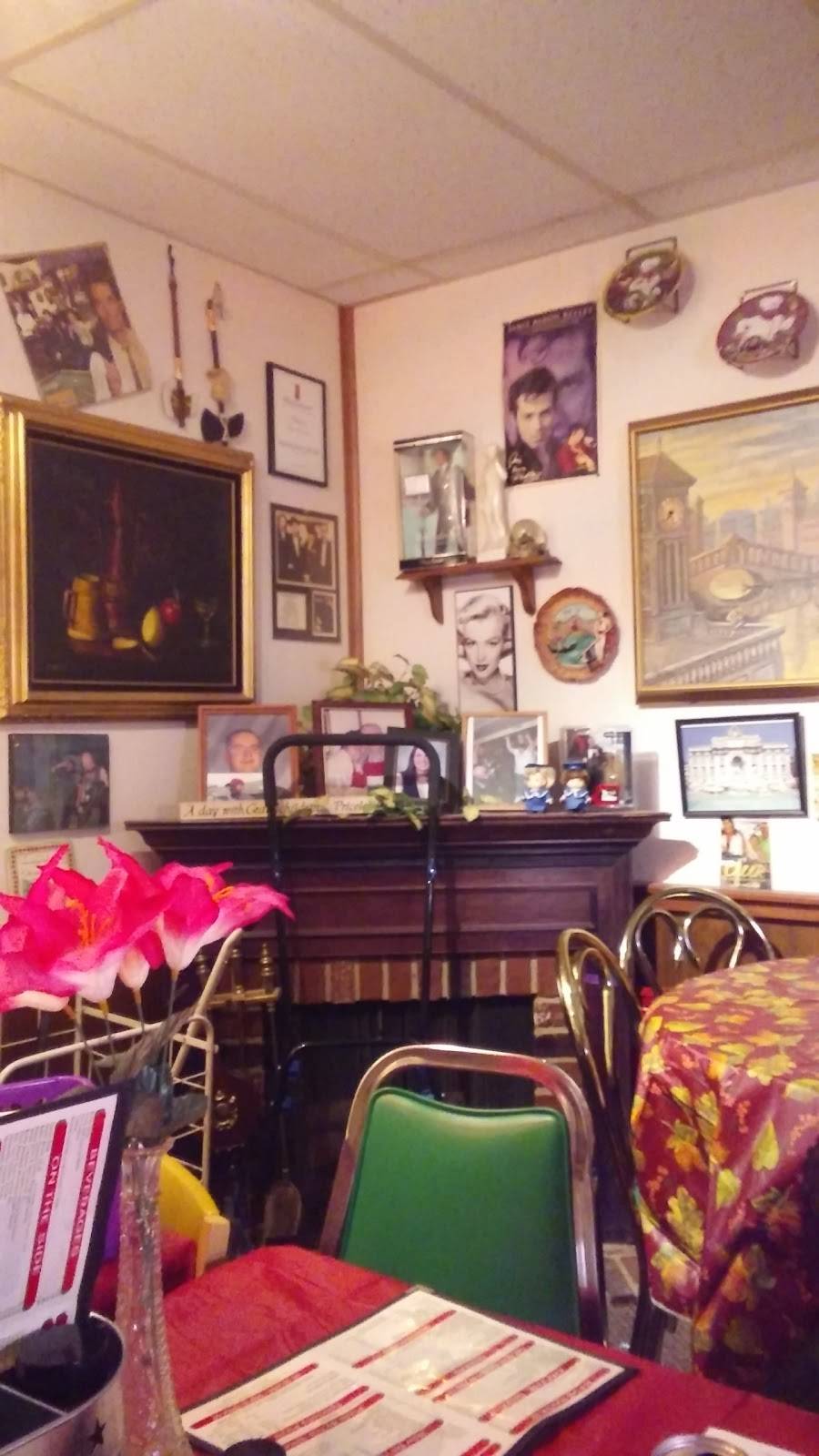 Azzolinas Hole in the Wall | meal delivery | 425 Main Ave, Clear Lake, IA 50428, USA | 6413571740 OR +1 641-357-1740