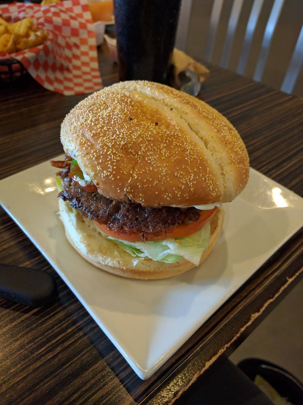 burgrz | restaurant | 3204 Walton Blvd, Rochester Hills, MI 48309, USA | 2483753060 OR +1 248-375-3060