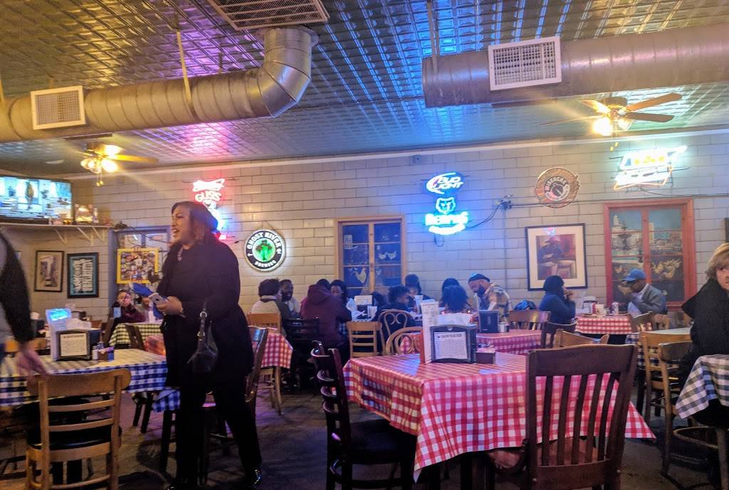 Guss World Famous Fried Chicken | restaurant | 310 S Front St, Memphis, TN 38103, USA | 9015274877 OR +1 901-527-4877