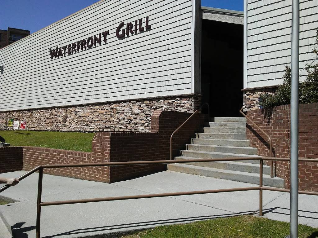 Waterfront Bar & Grill | restaurant | 404 Greenbelt Dr, Maryville, TN 37804, USA | 8656811212 OR +1 865-681-1212