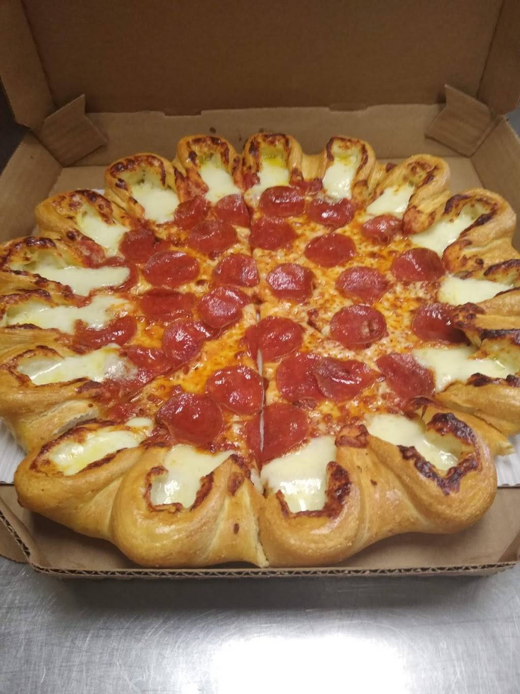 Pizza Hut | meal takeaway | 15071 Patrick Henry Hwy, Amelia Court House, VA 23002, USA | 8045611908 OR +1 804-561-1908