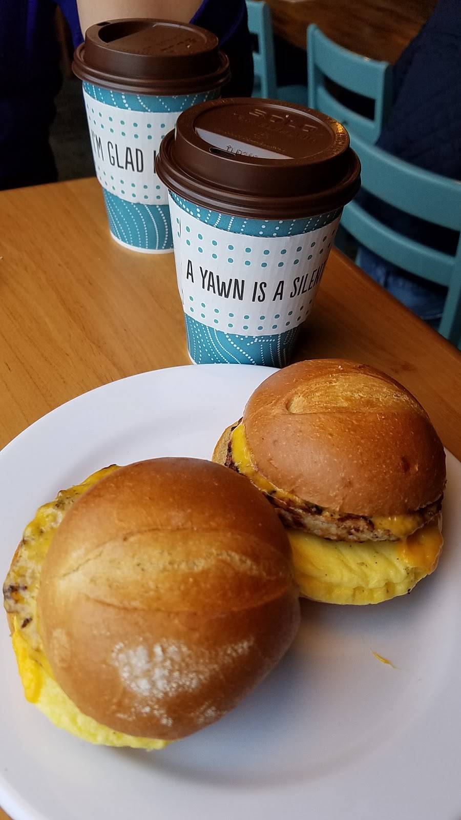 Caribou Coffee | cafe | 4754 County Rd 101, Minnetonka, MN 55345, USA | 9524744005 OR +1 952-474-4005