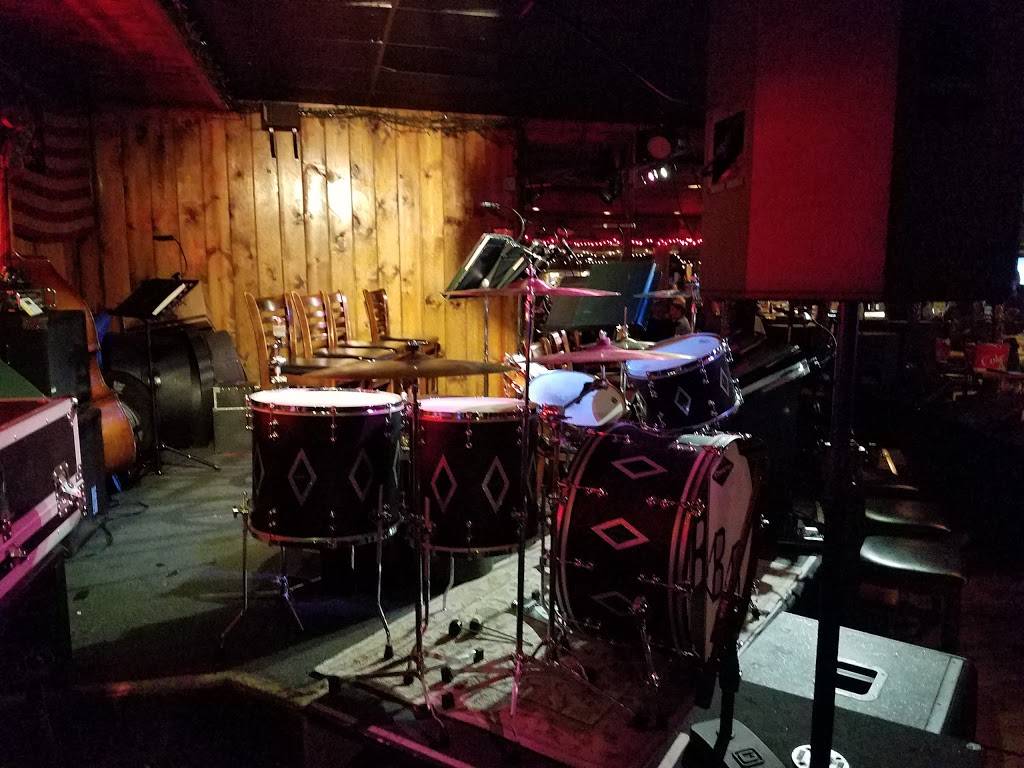 Joes Great American Bar & Grill | restaurant | 4311 W Magnolia Blvd, Burbank, CA 91505, USA | 8187290805 OR +1 818-729-0805